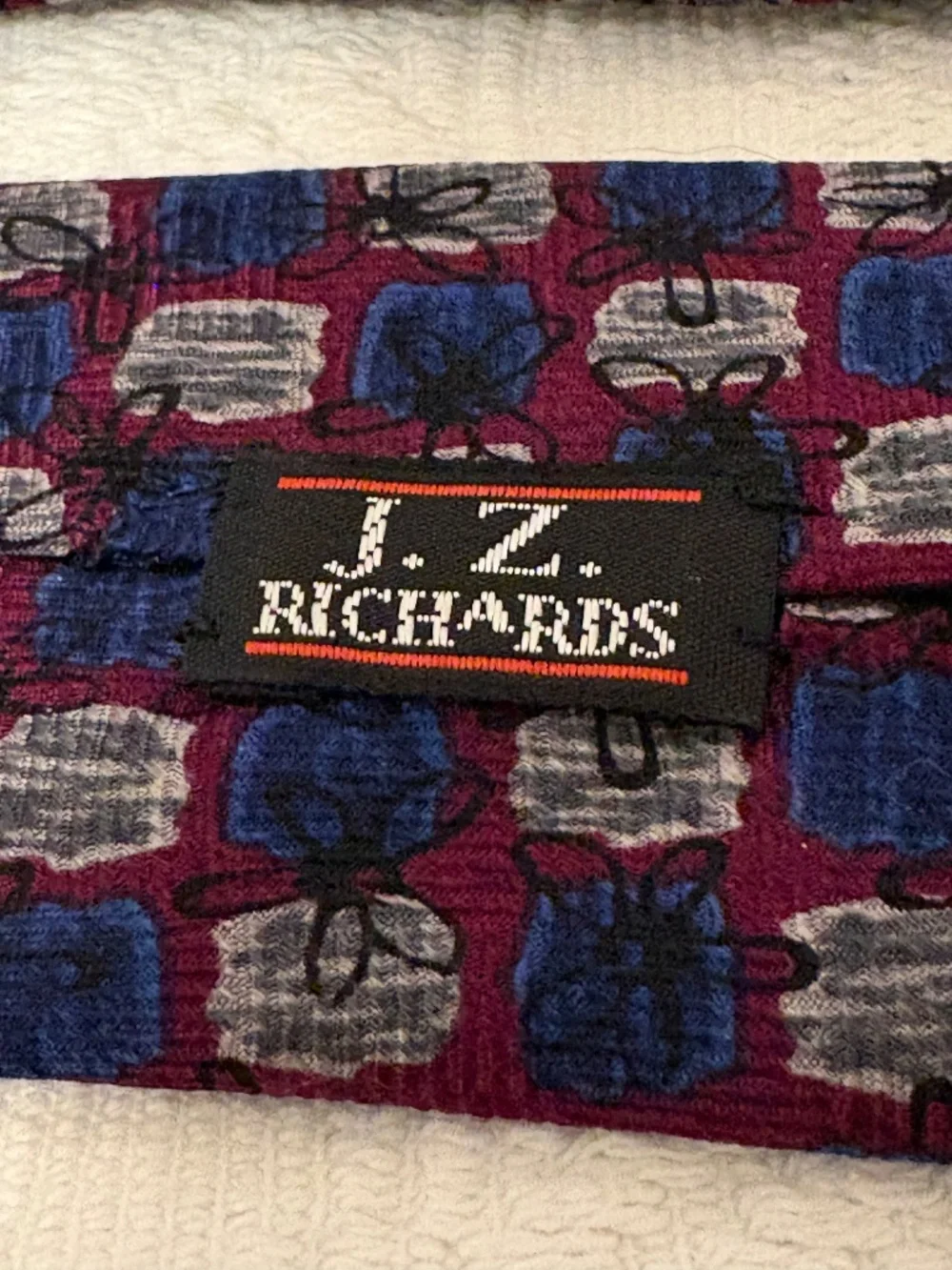 Vintage TMB Classic Clothing Hand-Crafted Silk Geometric Tie Burgundy Blue